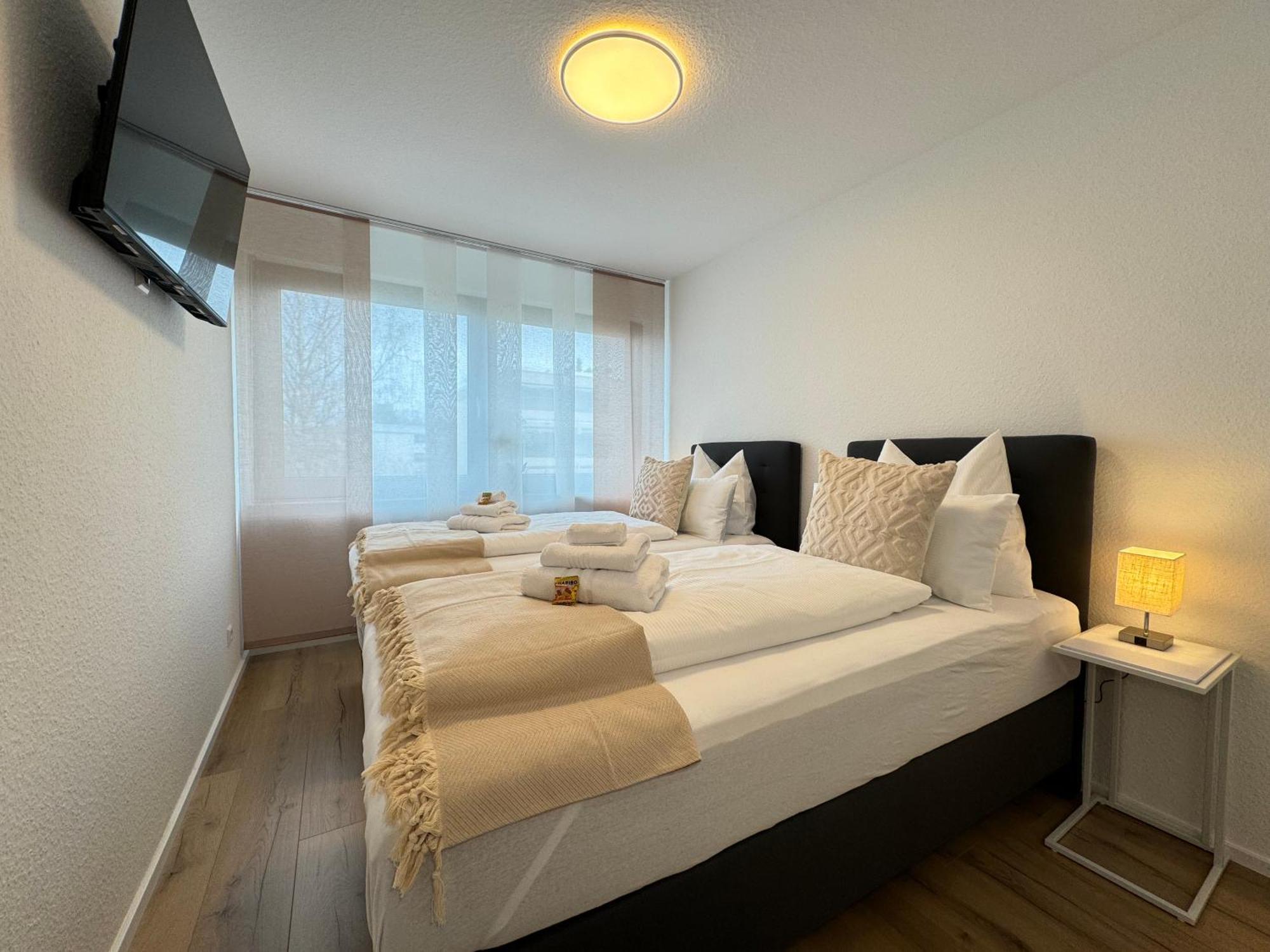 3 Zimmer Apartment, 90 Qm, Ruhig Und Zentrumsnah, Max 6 Pers, 15 Qm Balkon , Private Garage, Internet 1000 Mbit Sindelfingen Exterior foto